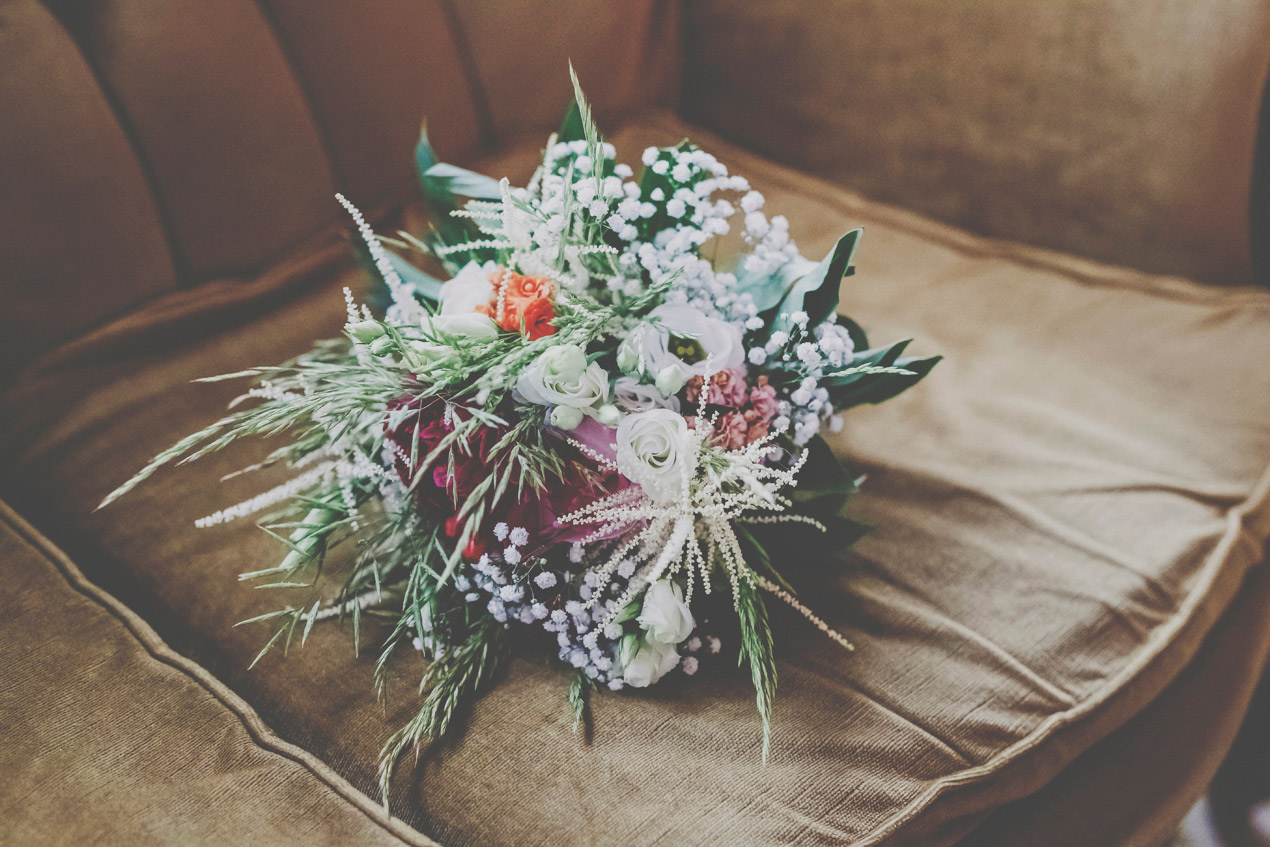 Grochowiska Szlacheckie, ślub i wesele, fotograf, bukiet, kwiaty