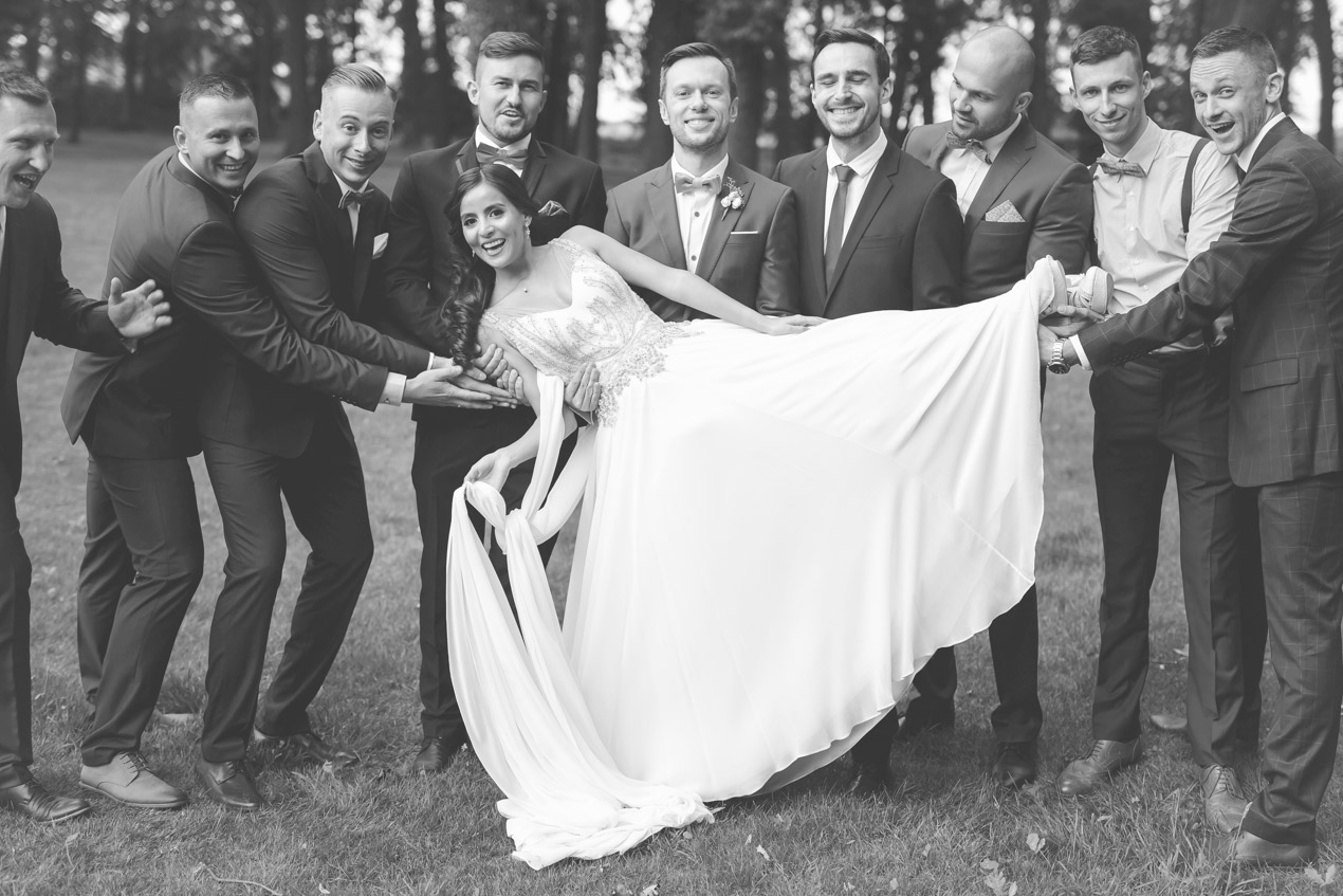 reportaż ślubny, fotografia_ślubna_VeryLuckyStar, fotograf na ślub , panna młoda przygotowania, suknia ślubna 2020